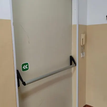 Fondo Versace Pensión Reggio Calabria